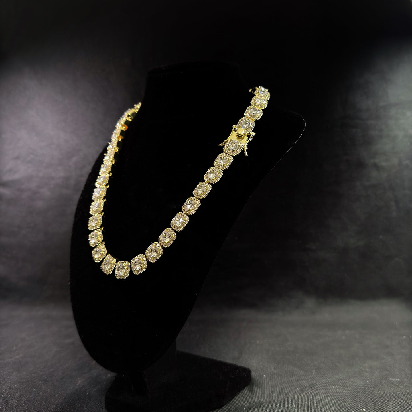 ZIRCON NECKLACE